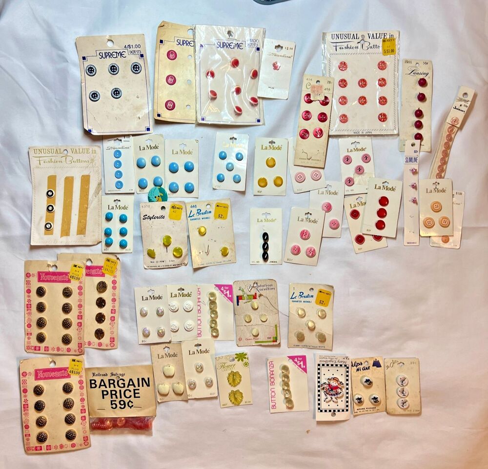 Lot Vtg Buttons NOS on cards 35/40 cards